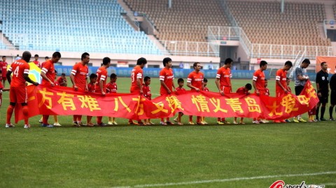一场102-69大胜背后的温度：青岛六人上双狂胜江苏，刘维伟赛后举动温暖全场