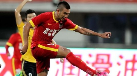 亚泰3-2绝杀恒大：替补奇兵谭龙双响缔造经典逆转