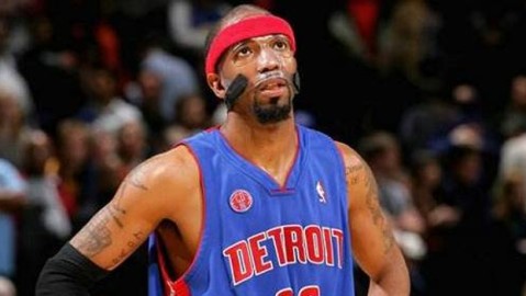 从防护到潮流：NBA护臂如何保护投篮手并持续风靡全球