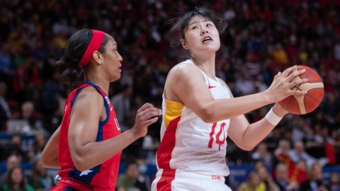中国女篮16号球员全记录：从传奇战袍到“女姚明”接班